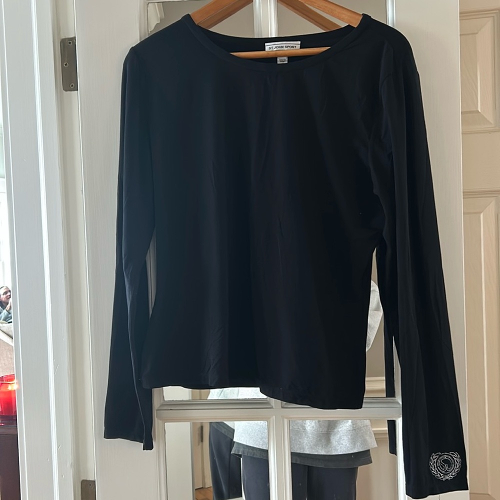 Women ST. John Sport Black Lightweight Long-sleeved Top Size Large